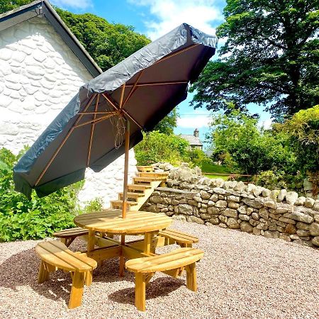 Beautiful Ancient Stone Cottage, Local Walks & Pub! Conwy Bagian luar foto